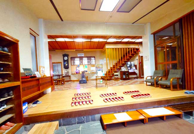 旅館喜至楼のロビー